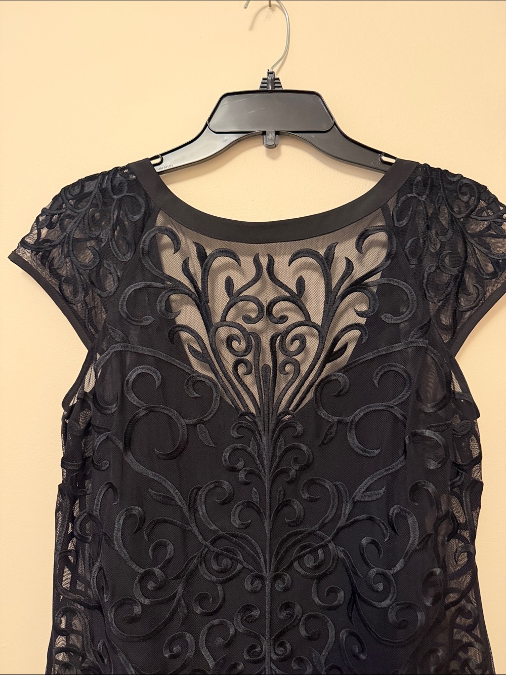 Elegant Black Embroidered Cap-Sleeve Dress - Jessica Simpson size 10 - Picture 2 of 8